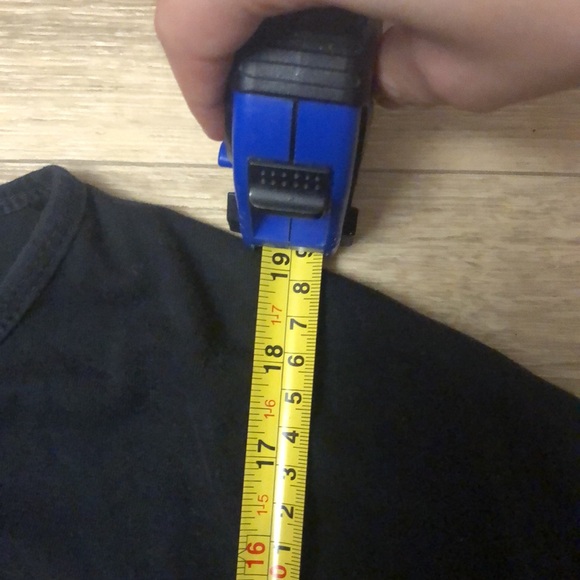 VS PINK CROP TOP (No tag so unsure of size) - Picture 3 of 5